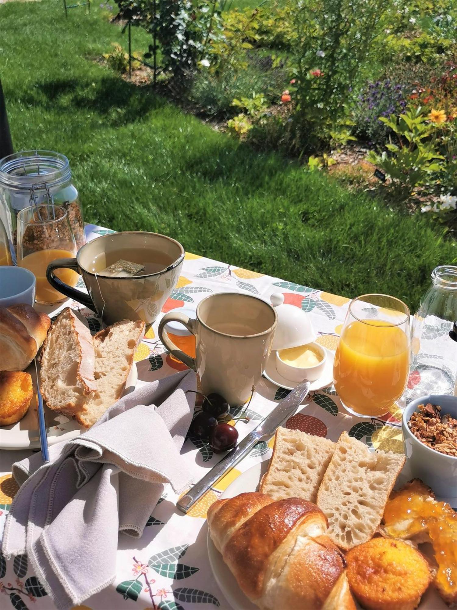 Au Jardin Des Deux Roches Bed and Breakfast Prissé Buitenkant foto